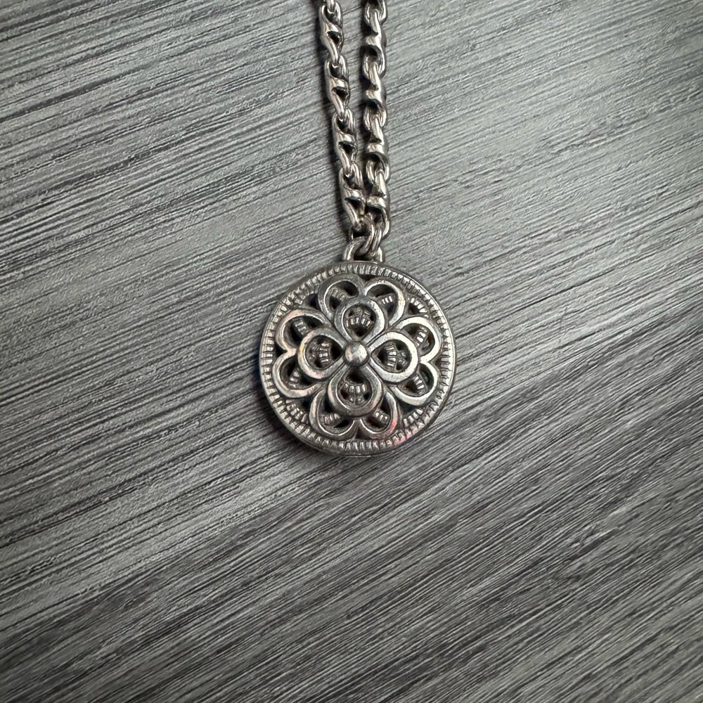Brighton round silver necklace